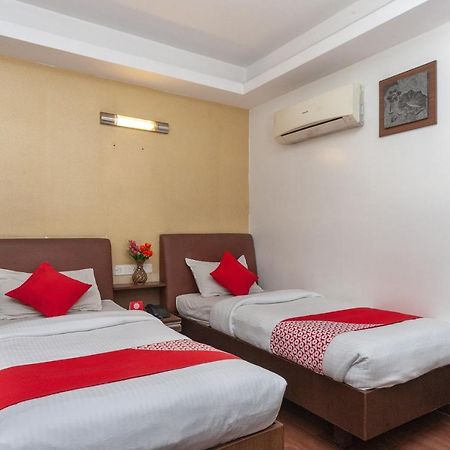 Oyo 19674 Apoorva'S Guest House Chennai Extérieur photo