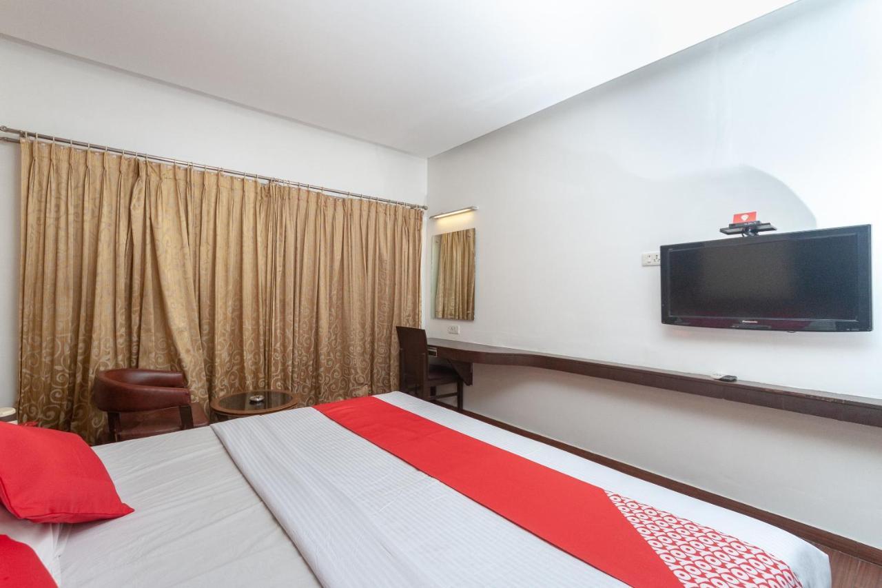 Oyo 19674 Apoorva'S Guest House Chennai Extérieur photo